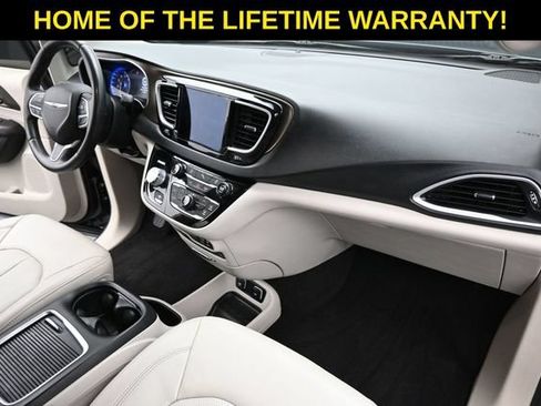 Used 2018 Chrysler Pacifica Touring-L Plus FWD image 52