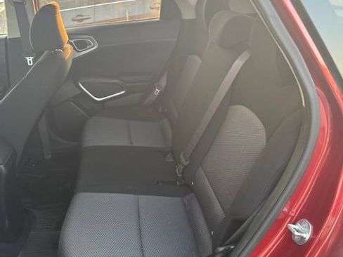 Used 2023 Kia Soul LX FWD image 7