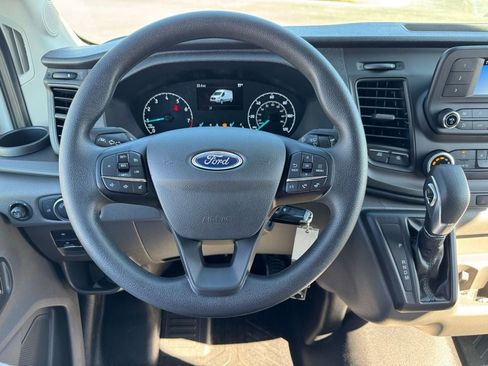 New 2025 Ford Transit 250 148 Medium Roof image 9