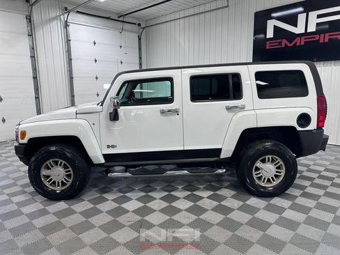 Used 2006 HUMMER H3 image 2