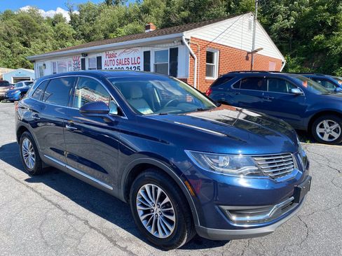 Used 2017 Lincoln MKX Select w/ Select Plus Package AWD/4WD image 3