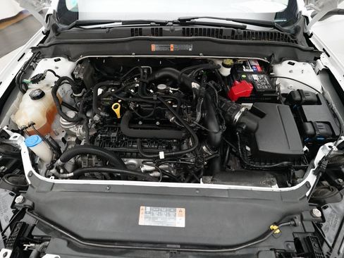 Used 2020 Ford Fusion SE image 3