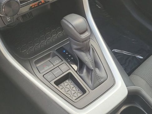 Used 2021 Toyota RAV4 LE image 33
