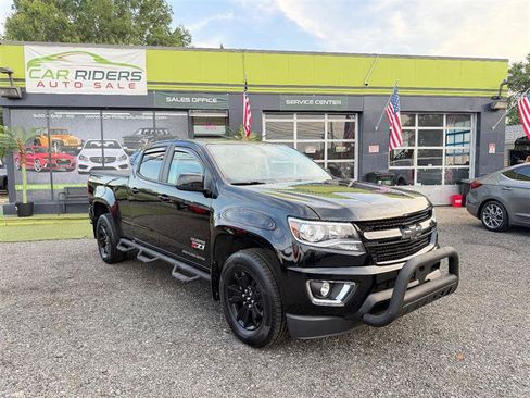 Used 2017 Chevrolet Colorado Z71 w/ Z71 Midnight Edition AWD/4WD image 3