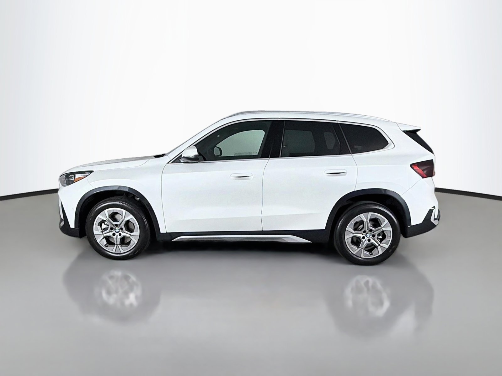 Used 2026 BMW X1 xDrive28i w/ Convenience Package AWD/4WD image 4