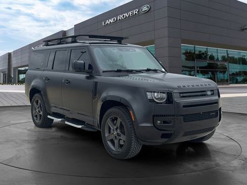 Used 2023 Land Rover Defender 130 X-Dynamic SE image 7