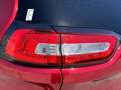 Used 2014 Jeep Cherokee Limited w/ Technology Group FWD image 33