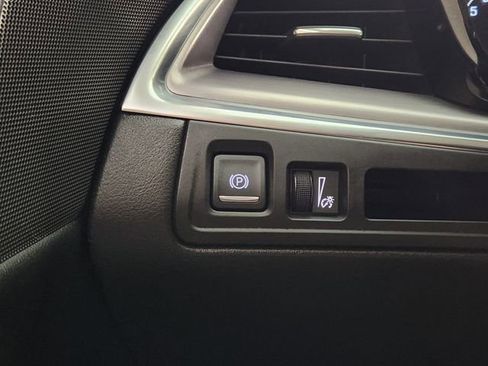 Used 2018 Cadillac XT5 Luxury w/ Driver Awareness Package image 22