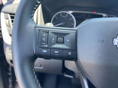 Used 2025 Nissan Rogue SV AWD/4WD image 14