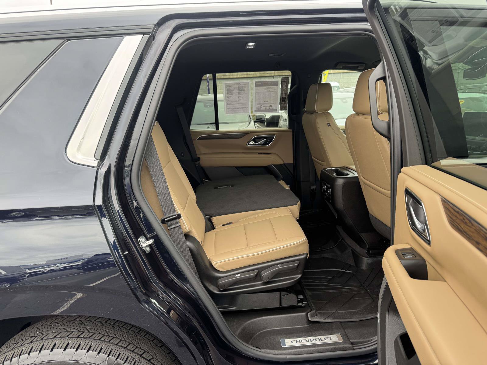 Used 2023 Chevrolet Tahoe Premier AWD/4WD image 15