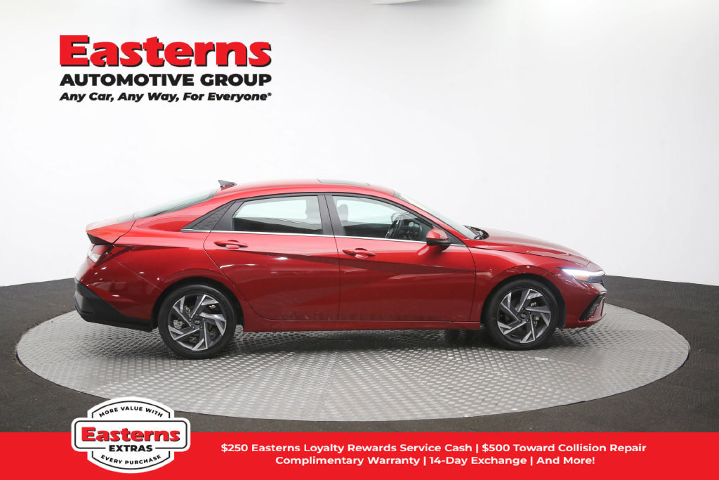 Used 2025 Hyundai Elantra SEL FWD image 47