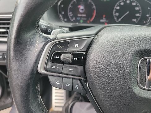 Used 2018 Honda Accord Sport image 16