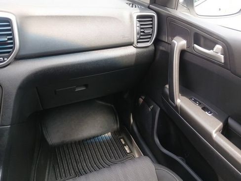 Used 2020 Kia Sportage LX AWD/4WD image 31