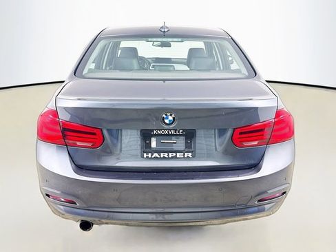 Used 2018 BMW 320i 320i w/ Convenience Package image 9