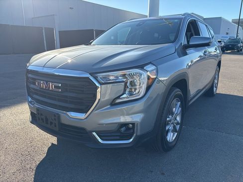 Used 2024 GMC Terrain SLT image 6