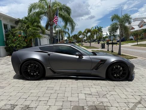 Used 2015 Chevrolet Corvette Z06 w/ 2LZ Preferred Equipment Group RWD image 7