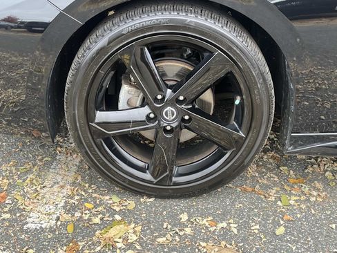 Used 2023 Nissan Sentra SR w/ Midnight Edition Package image 9