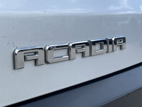 Used 2018 GMC Acadia SLT FWD image 32