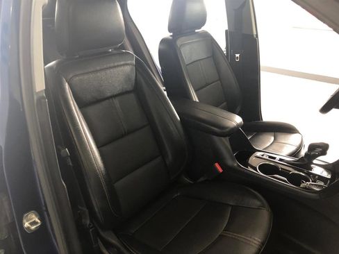 Used 2023 Chevrolet Equinox Premier image 12