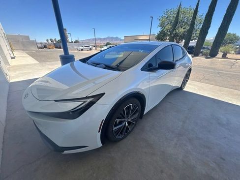 Used 2026 Toyota Prius XLE FWD image 1