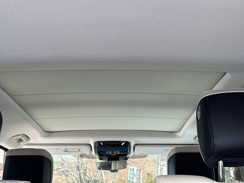 Used 2019 Land Rover Range Rover HSE image 38