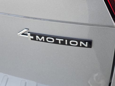 Certified 2023 Volkswagen Tiguan SE w/ Panoramic Sunroof Package image 15