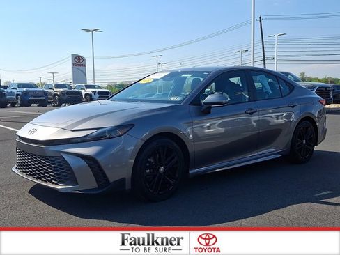 Certified 2025 Toyota Camry SE FWD image 3