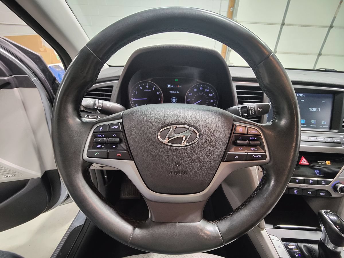 Used 2017 Hyundai Elantra Limited w/ Limited Tech Package 04 FWD image 30