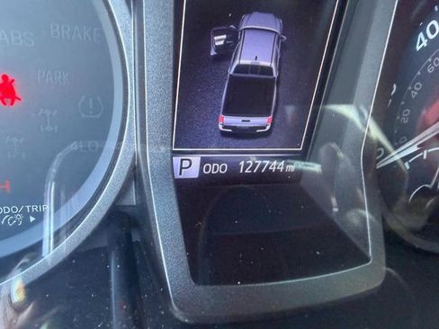 Used 2017 Toyota Tacoma TRD Off-Road w/ Tow Package (A/T) image 17