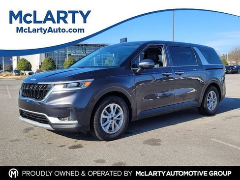 Used 2024 Kia Carnival LX image 1