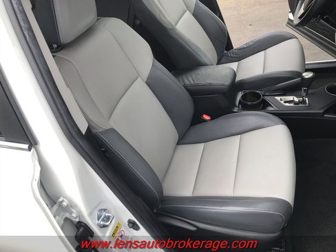 Used 2015 Toyota RAV4 Limited image 26