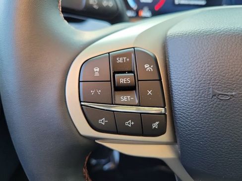 Used 2026 Ford Explorer Active RWD image 5