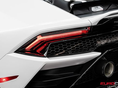 Used 2022 Lamborghini Huracan EVO AWD/4WD image 19