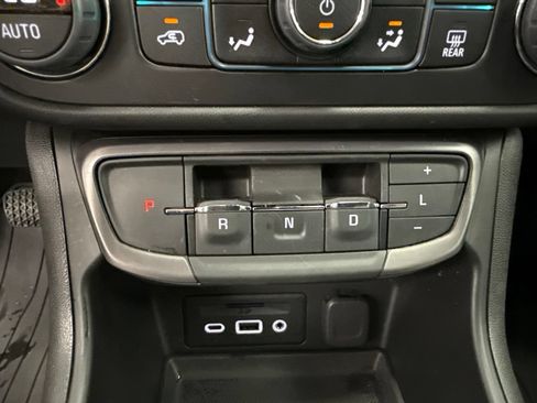 Used 2024 GMC Terrain AT4 AWD/4WD image 34