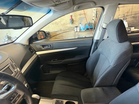 Used 2014 Subaru Legacy 2.5i Premium AWD/4WD image 32