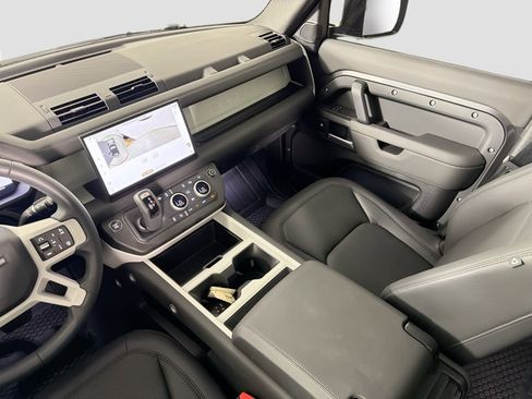 Certified 2025 Land Rover Defender 110 S image 26
