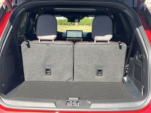 New 2026 Ford Explorer Platinum image 23