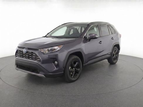 Used 2022 Toyota RAV4 XLE AWD/4WD image 1