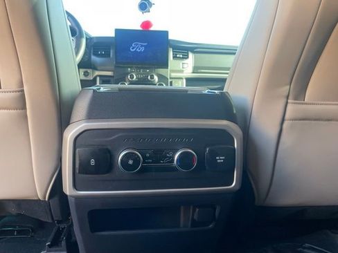 Used 2024 Ford Expedition XLT RWD image 39