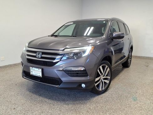 Used 2016 Honda Pilot Touring image 1