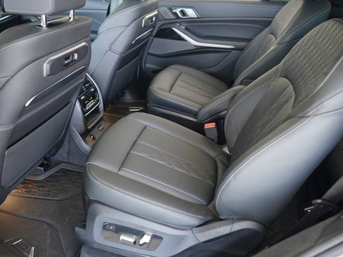New 2025 BMW X7 M60i image 21