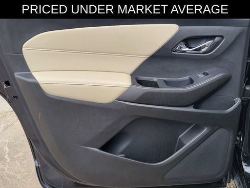 Used 2022 Chevrolet Traverse LS FWD image 13