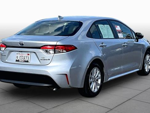 Used 2024 Toyota Corolla LE w/ LE Convenience Package FWD image 12