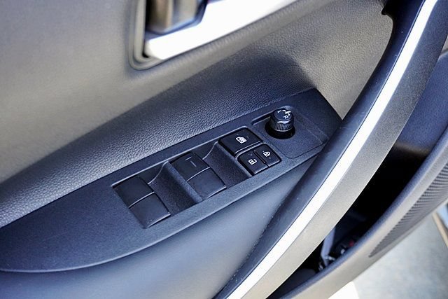 Used 2025 Toyota Corolla SE FWD image 32