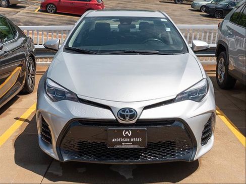 Used 2017 Toyota Corolla XSE FWD image 3