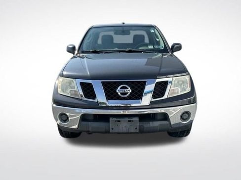 Used 2011 Nissan Frontier SV w/ SV Premium Utility Pkg AWD/4WD image 2