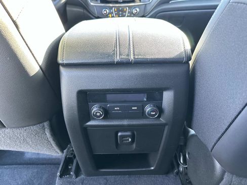 Certified 2023 Chevrolet Traverse LT w/ Rear Camera Mirror Package image 14