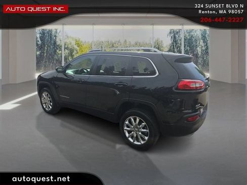 Used 2017 Jeep Cherokee Latitude w/ Comfort & Sound Group AWD/4WD image 7