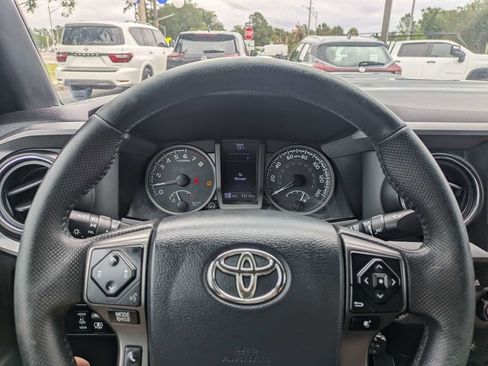 Used 2017 Toyota Tacoma TRD Sport w/ Tow Package AWD/4WD image 27