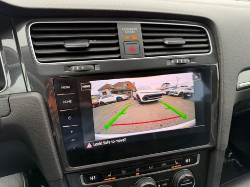 Used 2019 Volkswagen e-Golf SEL Premium image 24